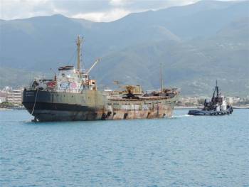 Αναχώρησε επιτέλους και το &quot;Νίσυρος&quot; από το λιμάνι της Καλαμάτας