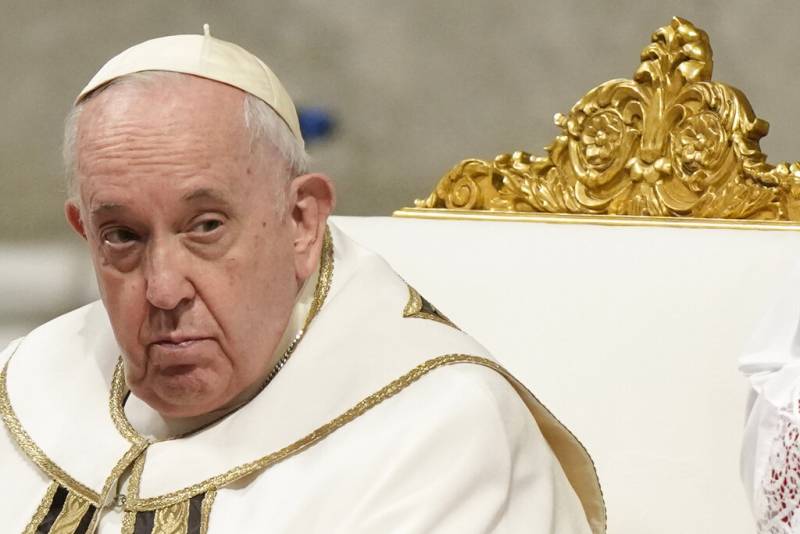 Telegraph: Οι συντηρητικοί στο Βατικανό εκπονούν «μυστικό σχέδιο» εκδίωξης του Πάπα Φραγκίσκου