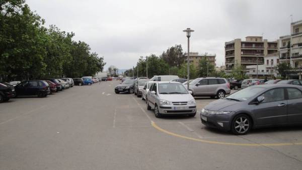 Καλαμάτα: 200 ευρώ το πρόστιμο για στάθμευση σε θέση ΑμεΑ στο πάρκινγκ του Νέδοντα