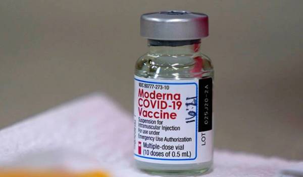 Η Ιαπωνία αναστέλλει 1,63 εκατ. δόσεις εμβολίων της Moderna