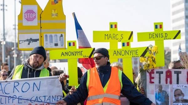 Χίλια «κίτρινα γιλέκα» διαδήλωσαν ειρηνικά στη Γενεύη για να ευαισθητοποιήσουν τον ΟΗΕ