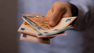 Έκτακτο βοήθημα σε 2.000.000 δικαιούχους - Τα ποσά (Βίντεο)