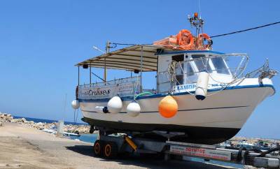 Ζημιές σε σκάφος στο λιμανάκι της Μαραθούπολης