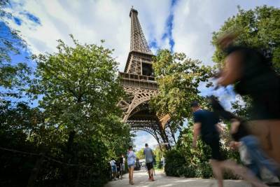 Άνοιξε ξανά ο Πύργος του Άιφελ μετά την απεργία των εργαζομένων