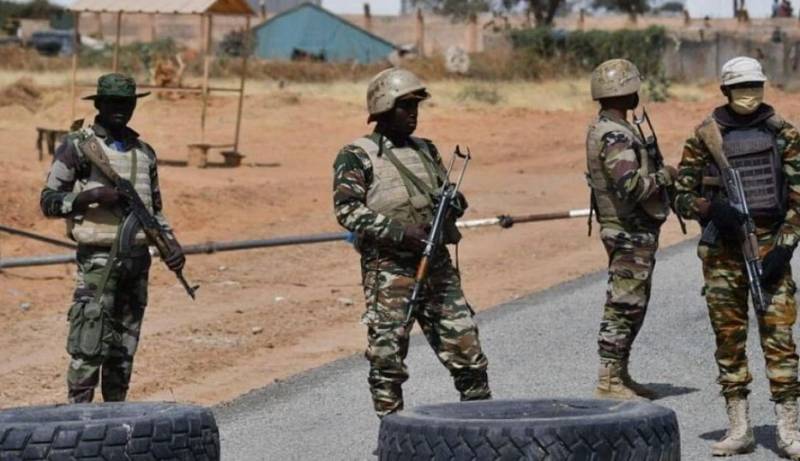 Τουλάχιστον 16 νεκροί έπειτα από επίθεση ενόπλων σε χωριό της Νιγηρίας