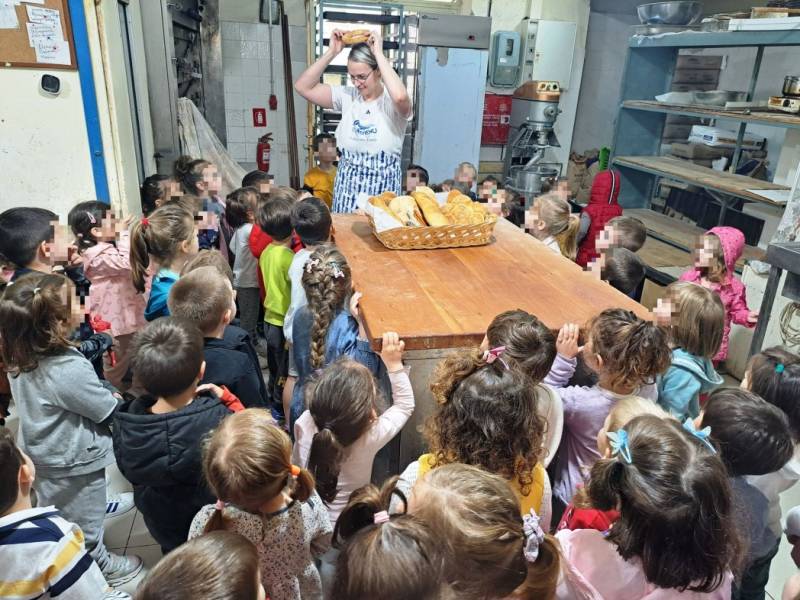 Τα παιδιά του «Παπαδοπουλείου» γνώρισαν το επάγγελμα του φούρναρη