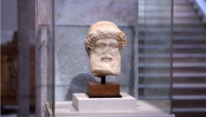 Στο Αρχαιολογικό Μουσείο επέστρεψε η αρχαία κεφαλή του Ερμή