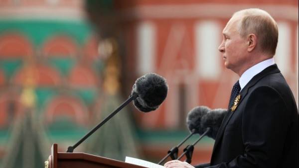 Ομιλία Πούτιν στην Κόκκινη Πλατεία: Η Δύση ετοιμαζόταν να εισβάλει στη γη μας (βίντεο)