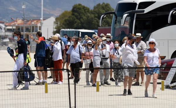 Χρ. Τετράδη (ΞΕΕ): &quot;Η Ελλάδα αποκτά μια σταθερή βάση τουριστικών ροών στα επίπεδα των 30 εκατομμυρίων αφίξεων&quot;