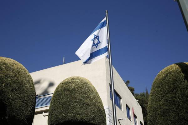 Αποδοκιμάζει ως ακραίες τις δηλώσεις του Ραβίνου Μορντεχάι Φριζή η πρεσβεία του Ισραήλ (βίντεο)