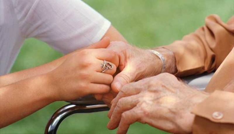Υπουργείο Υγείας: Διευκρινίσεις σχετικά με τα επισκεπτήρια στις Μονάδες Φροντίδας Ηλικιωμένων