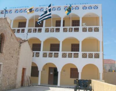 Εκθεση με ξυλόγλυπτα πορτραίτα ηρώων του 1821 στο Μουσείο Στρατιωτικής Ιστορίας Καλαμάτας