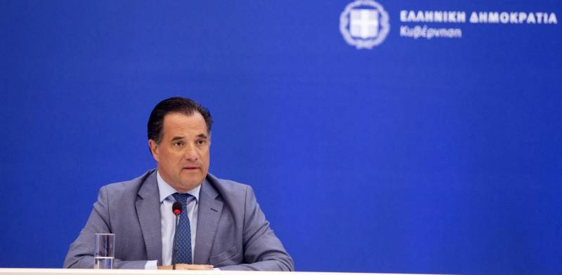 Γεωργιάδης: Με τα εμβόλια ήρθη και η υποχρέωση του κράτους να μοιράζει λεφτά
