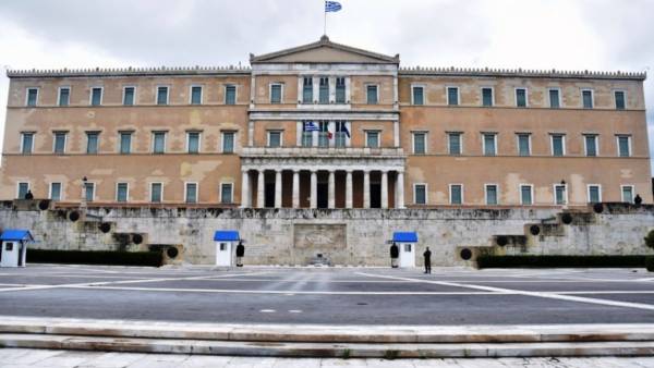 Μέτρα κατά του βουλευτή του Κ. Φλώρου προανήγγειλε ο πρόεδρος των &quot; Σπαρτιατών &quot; Β. Στίγκας αντιδρώντας στη δήλωση στήριξης του Ηλ. Κασιδιάρη
