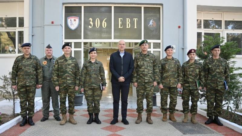 Δένδιας: Μεγάλη πρόοδος στην ανάπτυξη σταθμών παραγωγής μη επανδρωμένων αεροχημάτων