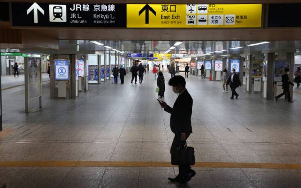 Σε άρση της απαγόρευσης ταξιδιών σε 12 χώρες προσανατολίζεται η Ιαπωνία