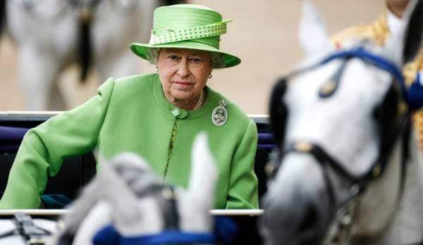 Βασίλισσα Ελισάβετ: Επιμένουν τα συμπτώματα κορονoϊού - Η κατάσταση της υγείας της