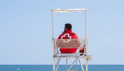 Κρήτη: Ναυαγοσώστης έσωσε ξανά 75χρονη στην ίδια παραλία μετά από ένα χρόνο!