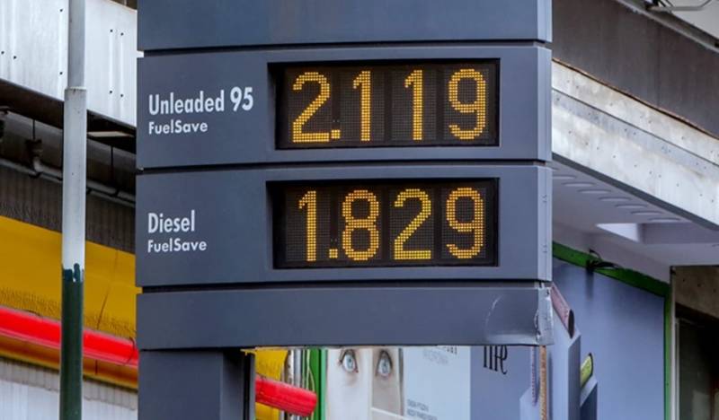 Στα ύψη οι τιμές της βενζίνης - Σε κάθε 20 ευρώ τα 10,60 ευρώ είναι φόροι