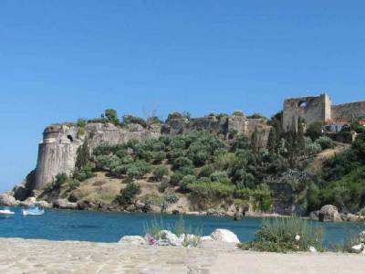 Καρβέλας σε Μενδώνη για το Κάστρο Κορώνης