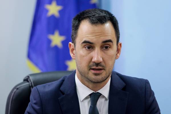 Για «κυβίστηση από την πλευρά της κυβέρνησης ως προς το Μακεδονικό» έκανε λόγο ο Αλ. Χαρίτσης