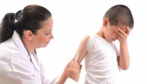 Eνας στους δέκα έλληνες γονείς λέει «όχι» στα παιδικά εμβόλια!