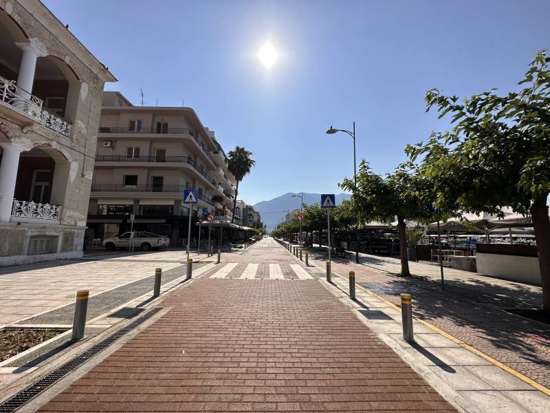 Προσωρινές ρυθμίσεις κυκλοφορίας και στάθμευσης στη Ναυαρίνου - Εργασίες συντήρησης στο αναπλασμένο τμήμα