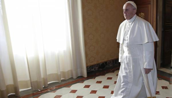 Εύσημα του Πάπα σε Ελλάδα και Ιταλία για το Προσφυγικό