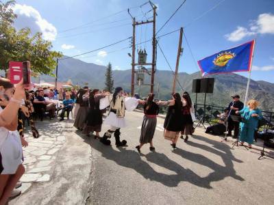 Αγορά τοπικών προϊόντων του Ταϋγέτου στο Λαδά