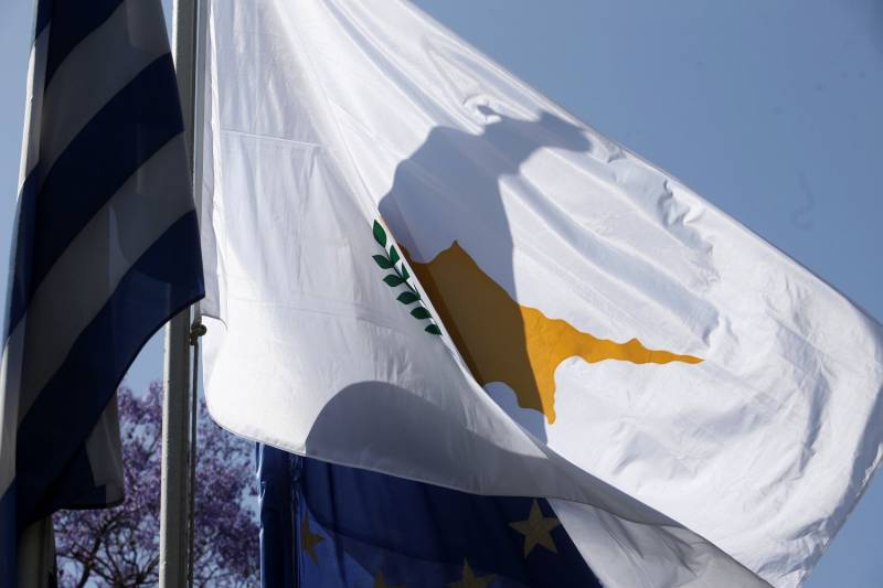 Η Κύπρος βγαίνει στις αγορές με διπλή έκδοση 7ετους και 30ετους ομολόγου