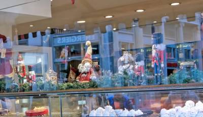 ΣΕΛΠΕ: Το ωράριο των εμπορικών καταστημάτων κατά τη διάρκεια των εορτών