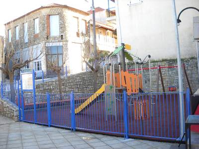 Παιδικές χαρές σε Βλαχόπουλο και Χρυσοκελλαριά