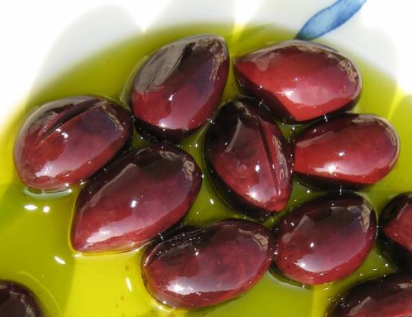 Οι επιτραπέζιες ελιές και ο γόρδιος της «Kalamata Olives»