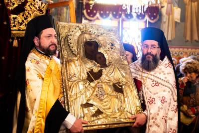 Η εικόνα της Παναγίας Υπαπαντής επέστρεψε στον θρόνο της