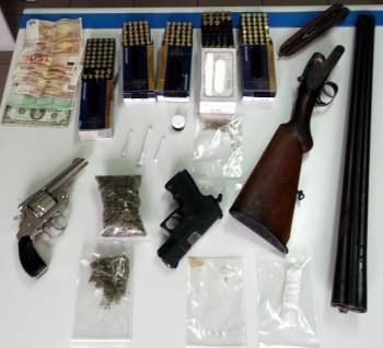 Τρεις συλλήψεις για ναρκωτικά και όπλα στη Λακωνία