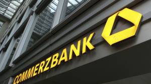Commerzbank: Στο 75% οι πιθανότητες ενός «έντιμου συμβιβασμού» της Ελλάδας με τους εταίρους
