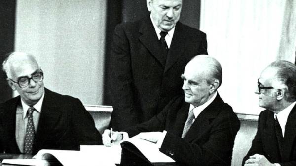Ο Ν.Δένδιας για τη συμπλήρωση 45 χρόνων από την υπογραφή της Συνθήκης Ένταξης της Ελλάδας στην τότε ΕΟΚ