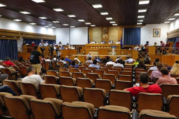 Καλαμάτα: Απαντήσεις σε πάνω από 50 ερωτήσεις στην ειδική συνεδρίαση του Δημοτικού Συμβουλίου