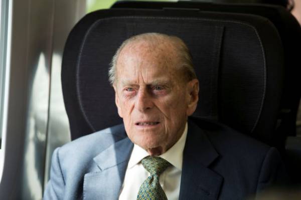 Βρετανία: Ο πρίγκιπας Φίλιππος θα παραμείνει στο νοσοκομείο το Σαββατοκύριακο