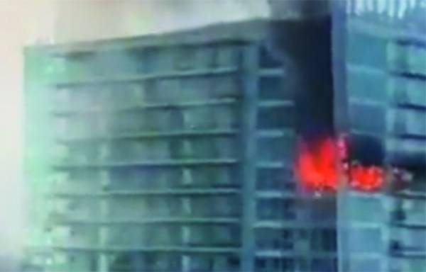 Φωτιά στο Λονδίνο: Σε πολυώροφο κτίριο η μεγάλη πυρκαγιά