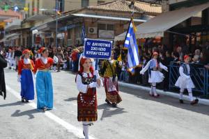 Η παρέλαση της 25ης Μαρτίου στην Κυπαρισσία (φωτογραφίες)