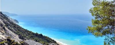 Οι 251 ελληνικές παραλίες που γίνονται επίσημα «άβατο» - Μπλόκο στις ξαπλώστρες