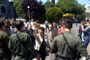 Διαμαρτυρία και ΜΑΤ έξω από την ομιλία Βενιζέλου στη ΔΕΘ (βίντεο)