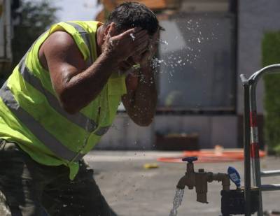 Υπ. Εργασίας: Υποχρεωτικά τα μέτρα προστασίας των εργαζομένων λόγω καύσωνα
