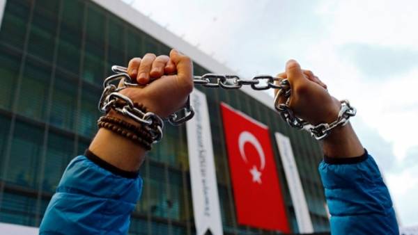 Τουρκία: Ισόβια κάθειρξη σε 74 για τον ρόλο τους στην απόπειρα πραξικοπήματος