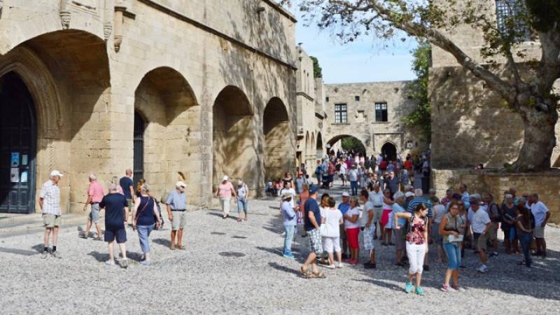 ΤτΕ: Διπλασιάστηκε η τουριστική κίνηση στο εννεάμηνο Ιανουαρίου-Σεπτεμβρίου, αύξηση 78% στα έσοδα