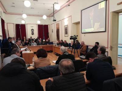 Δημοτικό Συμβούλιο Καλαμάτας: Ενός λεπτού σιγή στη μνήμη της Παναγιώτας Σπανού