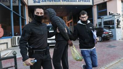 Αντιμέτωπος με κακουργήματα ο ανήλικος Σουδανός οδηγός που χτύπησε την 16χρονη στην Λιοσίων (βίντεο)