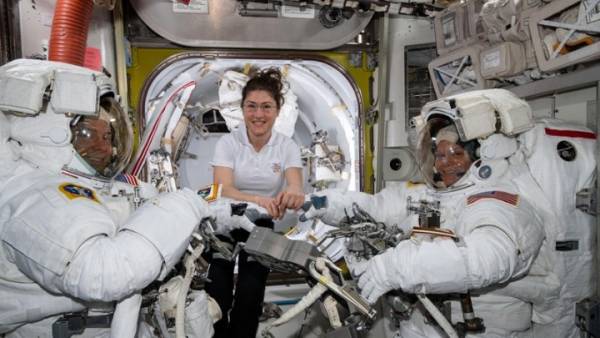 Η αστροναύτης Κρ. Κοχ θα σπάσει το παγκόσμιο γυναικείο ρεκόρ διάρκειας διαστημικής πτήσης
