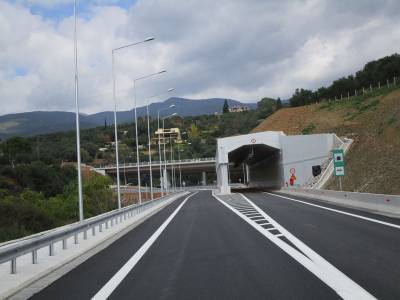 Οι δρόμοι θα κατασκευαστούν μόνο με σύμβαση παραχώρησης 